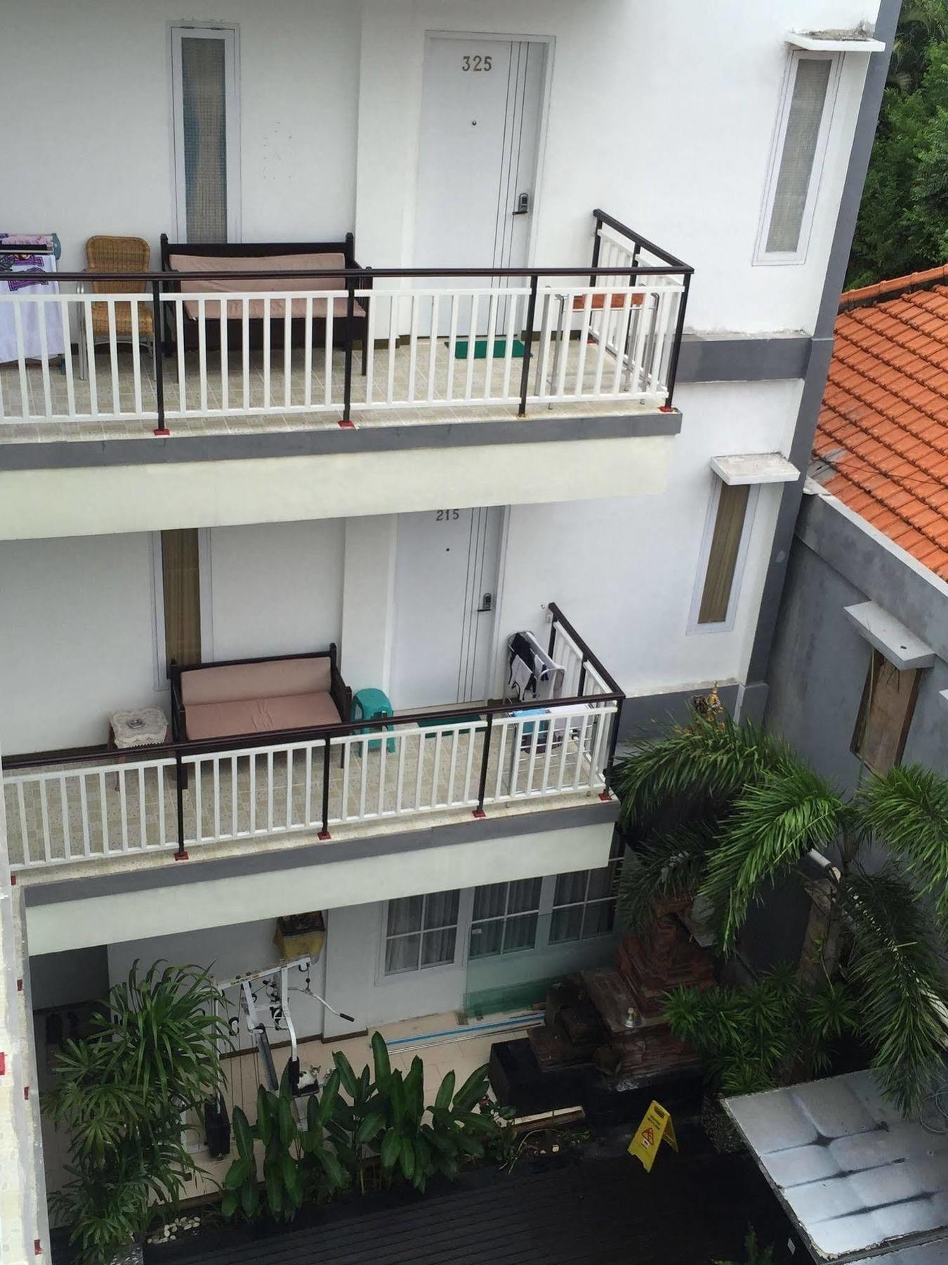 Dedy Beach Inn Kuta  Exterior photo